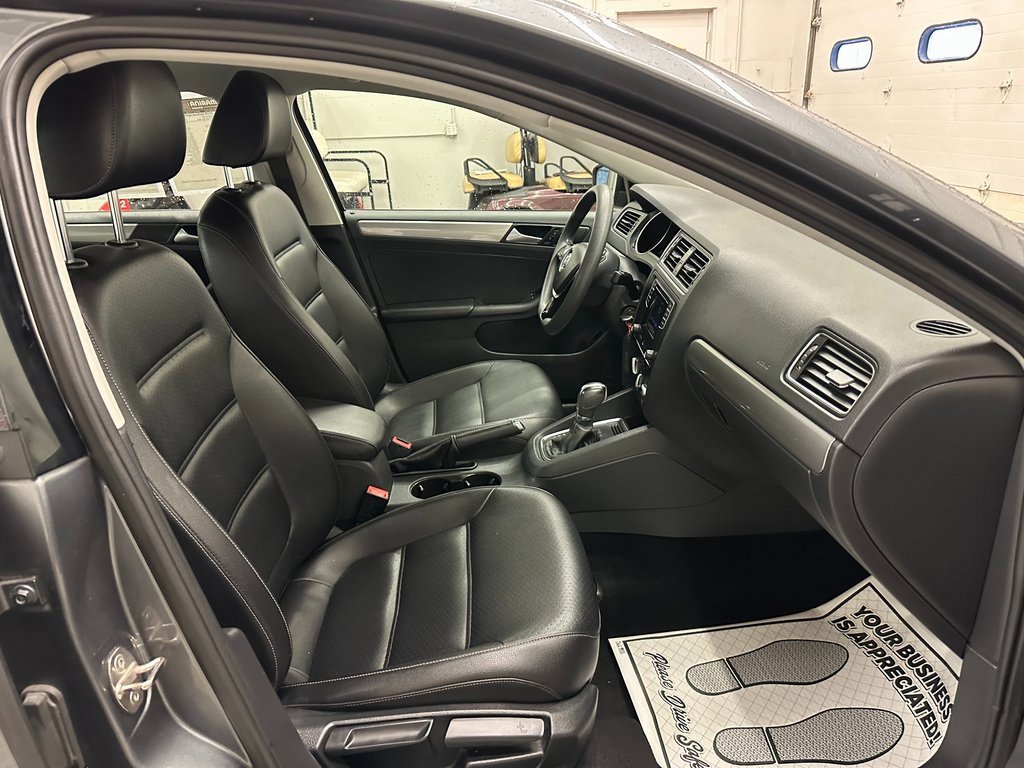 Used 2018 Volkswagen Jetta Wolfsburg Edition image 27