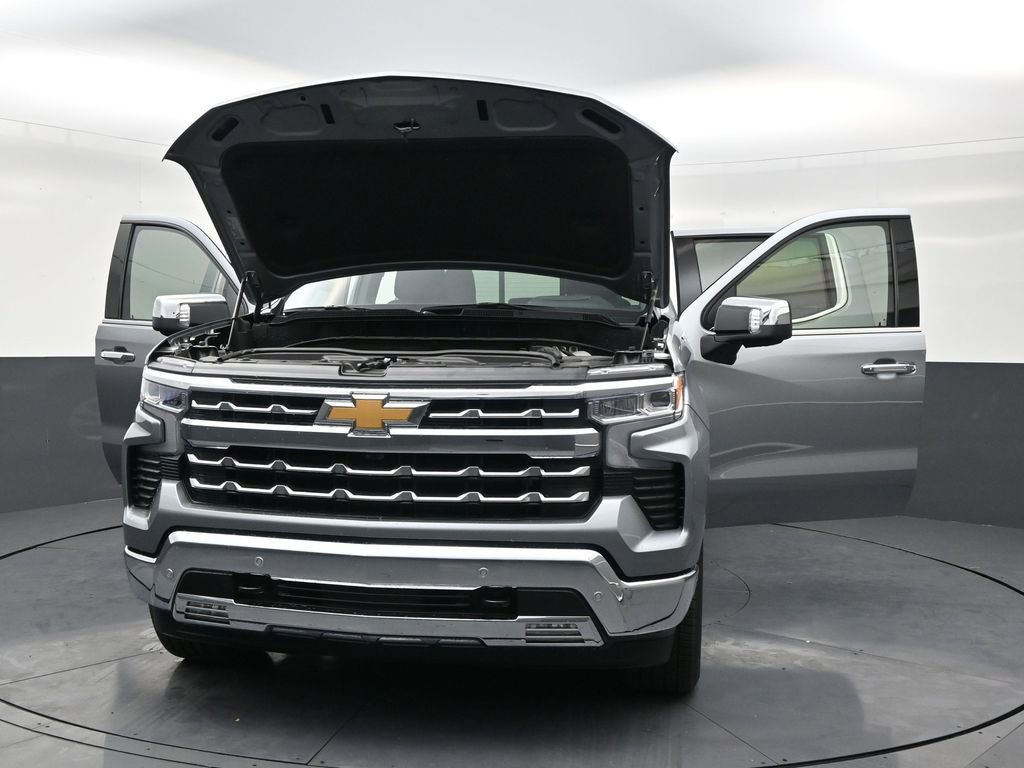 Used 2025 Chevrolet Silverado 1500 LTZ w/ Technology Package image 34