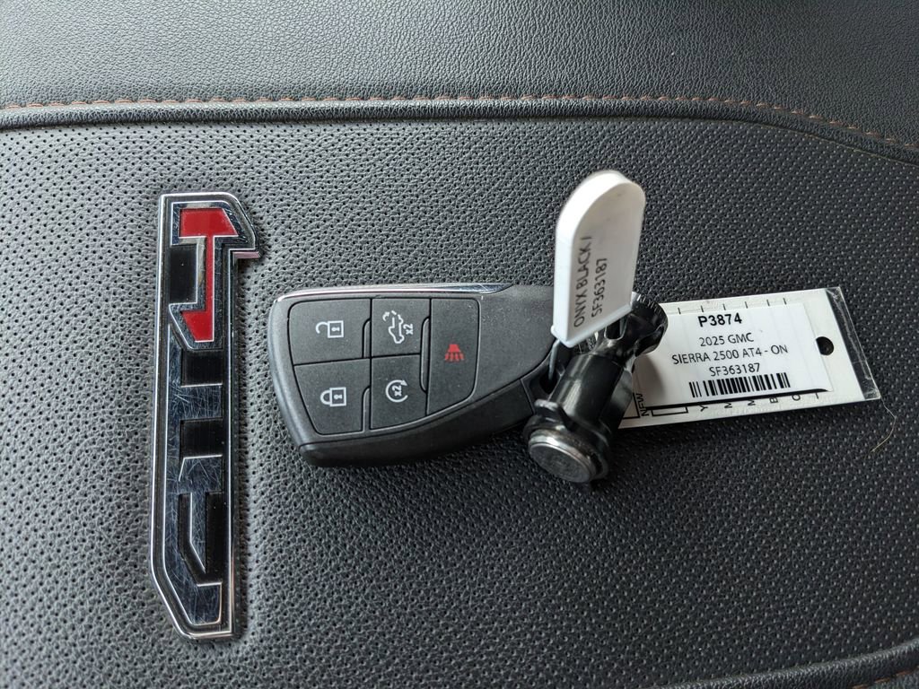 Used 2025 GMC Sierra 2500 AT4 image 36