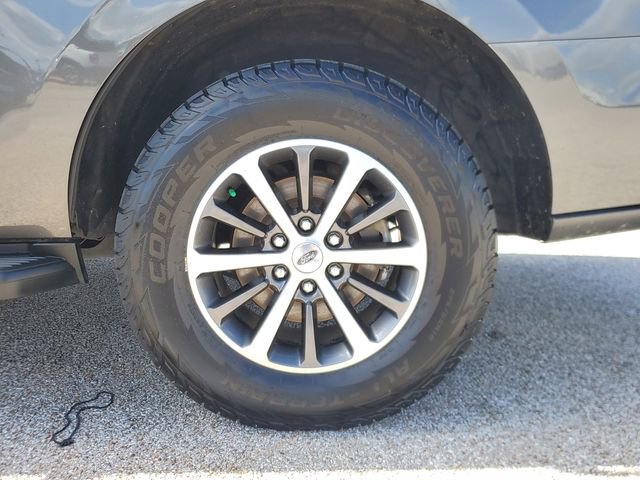 Used 2021 Ford Expedition XLT image 7