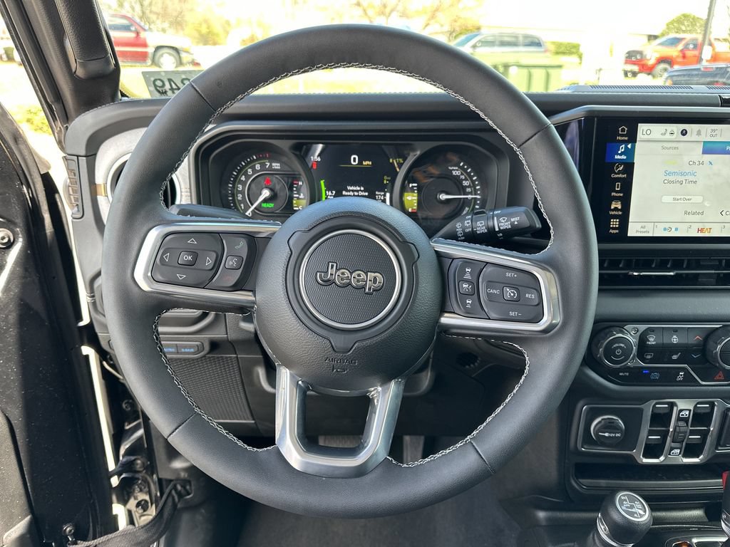 Certified 2025 Jeep Wrangler Unlimited Sahara AWD/4WD image 12
