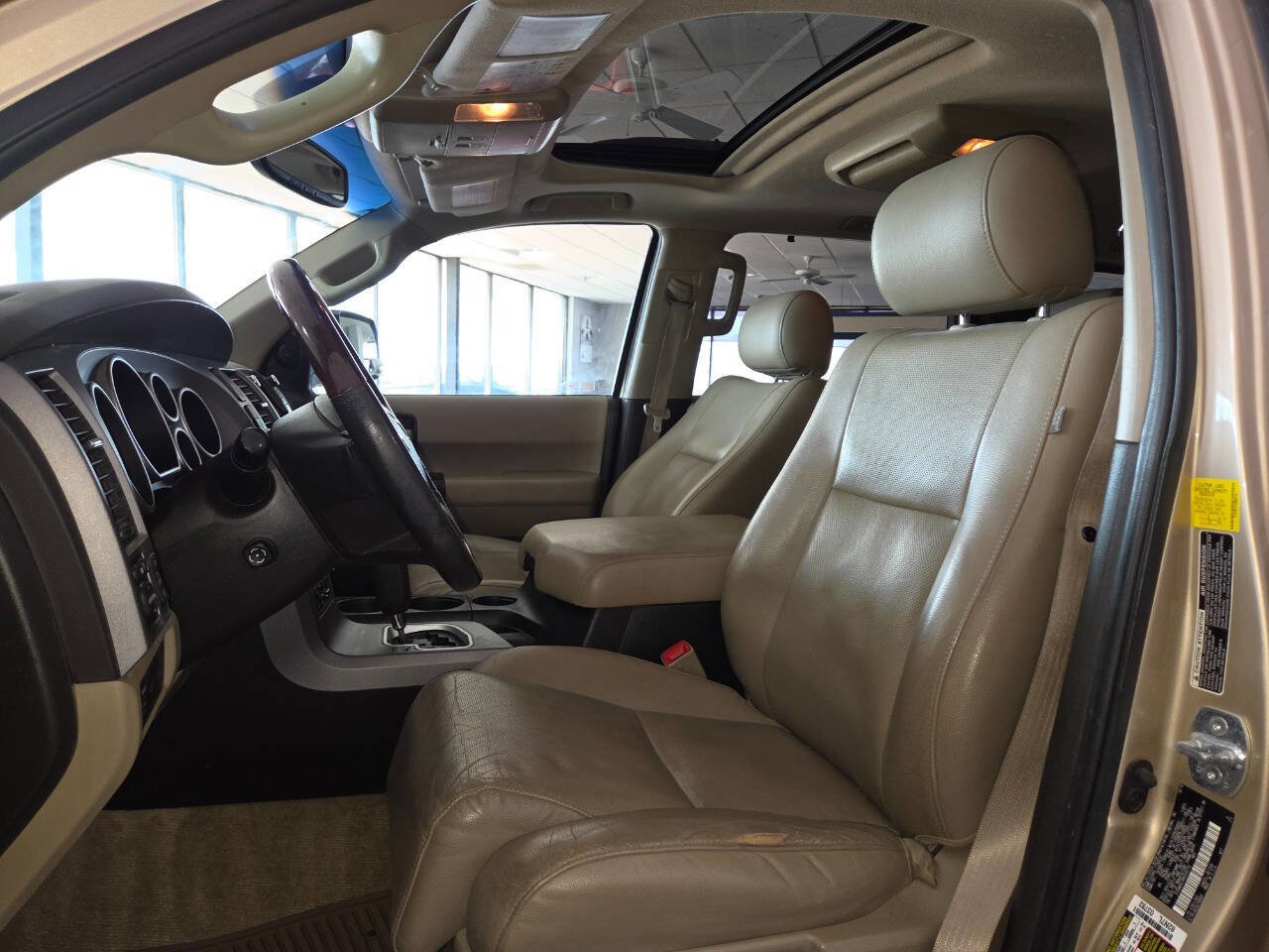 Used 2011 Toyota Sequoia Platinum AWD/4WD image 18