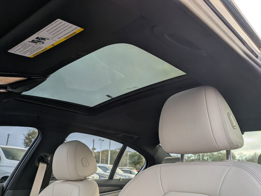 Used 2021 BMW 530i xDrive w/ Premium Package image 14