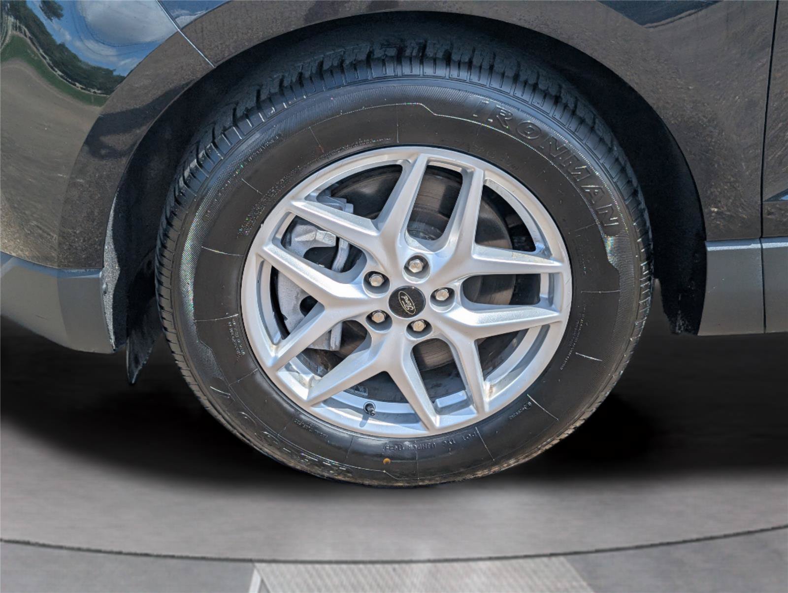Used 2024 Ford Edge SEL AWD/4WD image 9