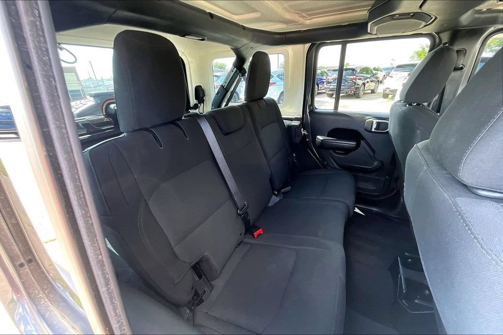 Used 2018 Jeep Wrangler Unlimited Sport S AWD/4WD image 34