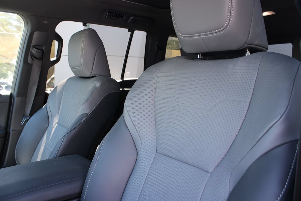 Used 2024 Lexus GX 550 w/ Accessory Package (Z1) AWD/4WD image 8
