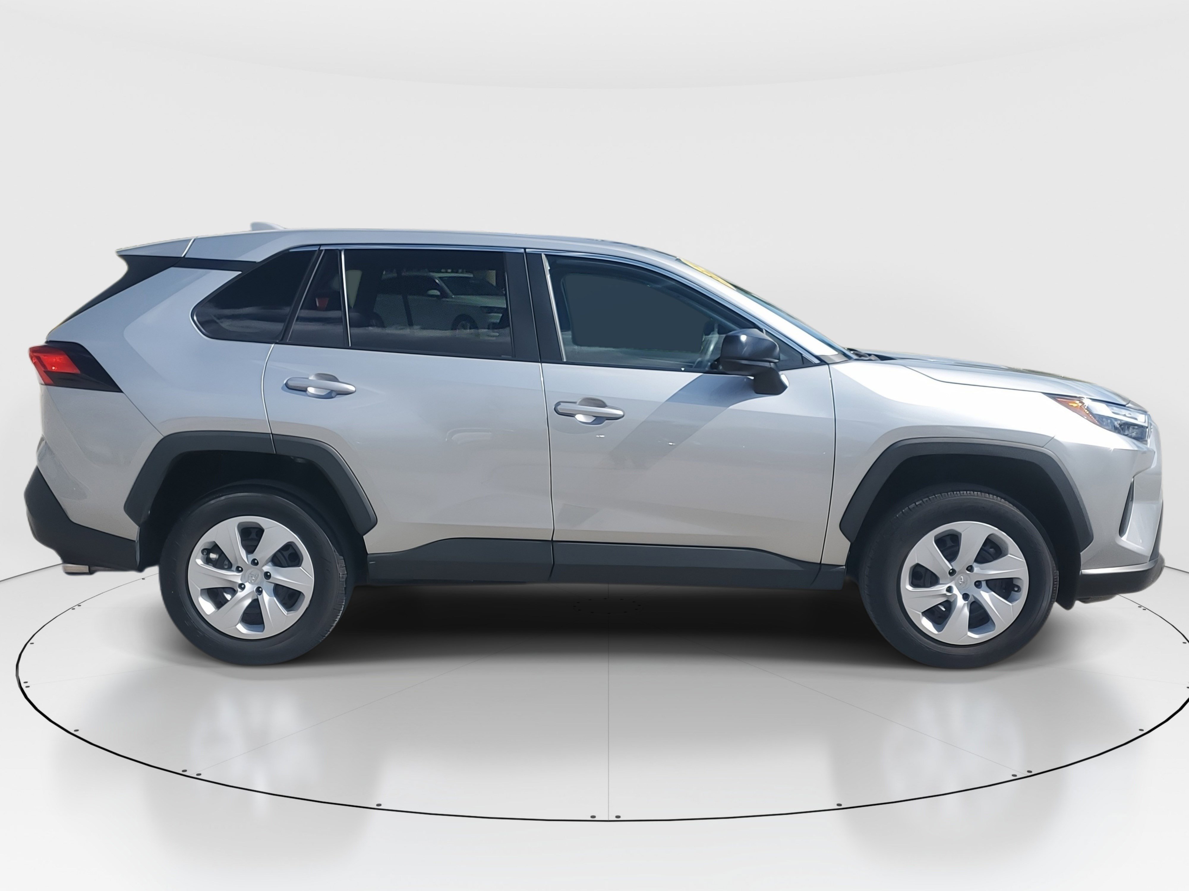 Used 2024 Toyota RAV4 LE image 2