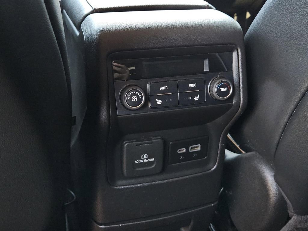 Used 2022 GMC Acadia AT4 w/ Technology Package image 31