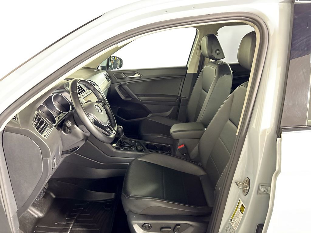 Used 2019 Volkswagen Tiguan SE AWD/4WD image 11
