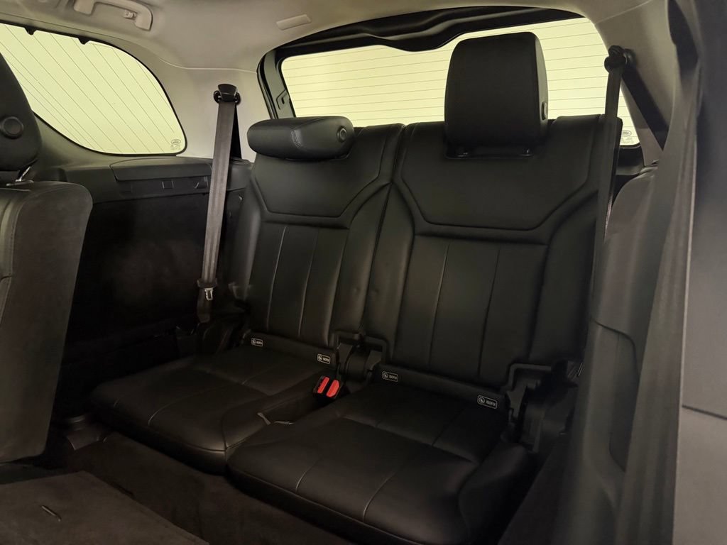 Used 2018 Land Rover Discovery SE AWD/4WD image 23