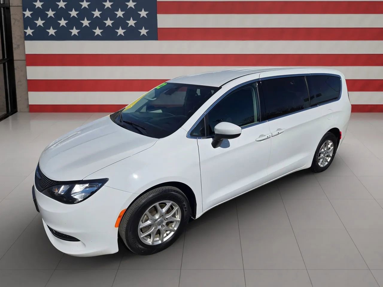 Used 2022 Chrysler Voyager LX image 57