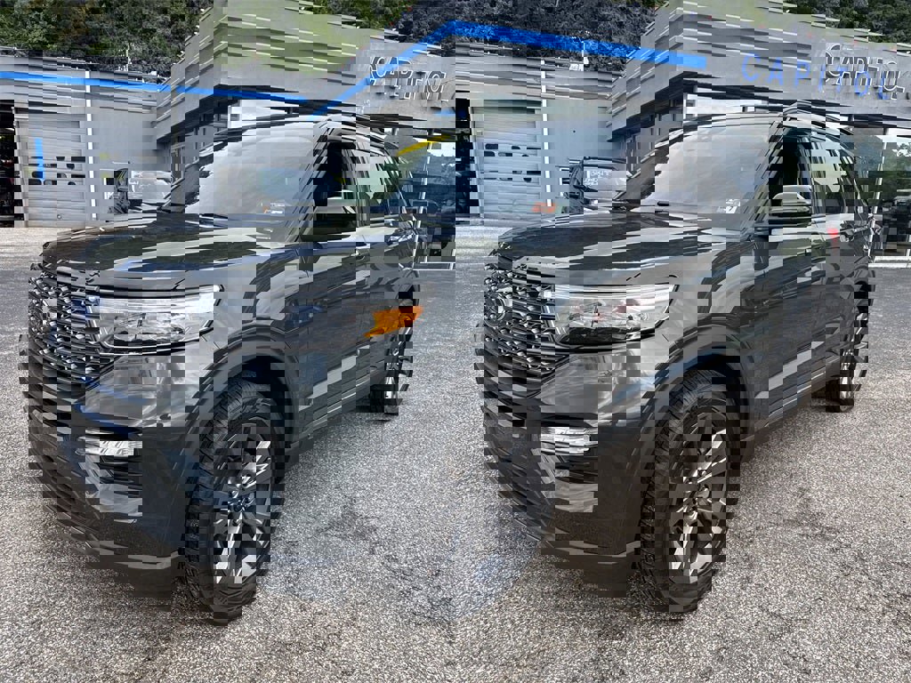 Used 2022 Ford Explorer XLT w/ Equipment Group 202A image 11