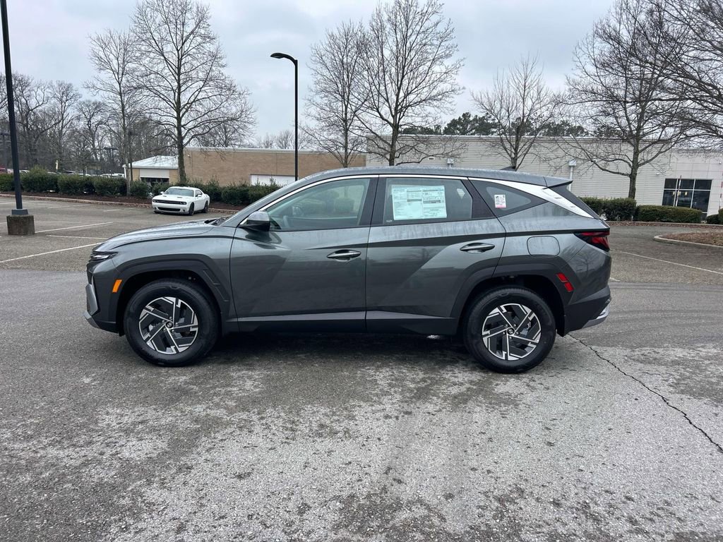 New 2026 Hyundai Tucson Blue SE image 4