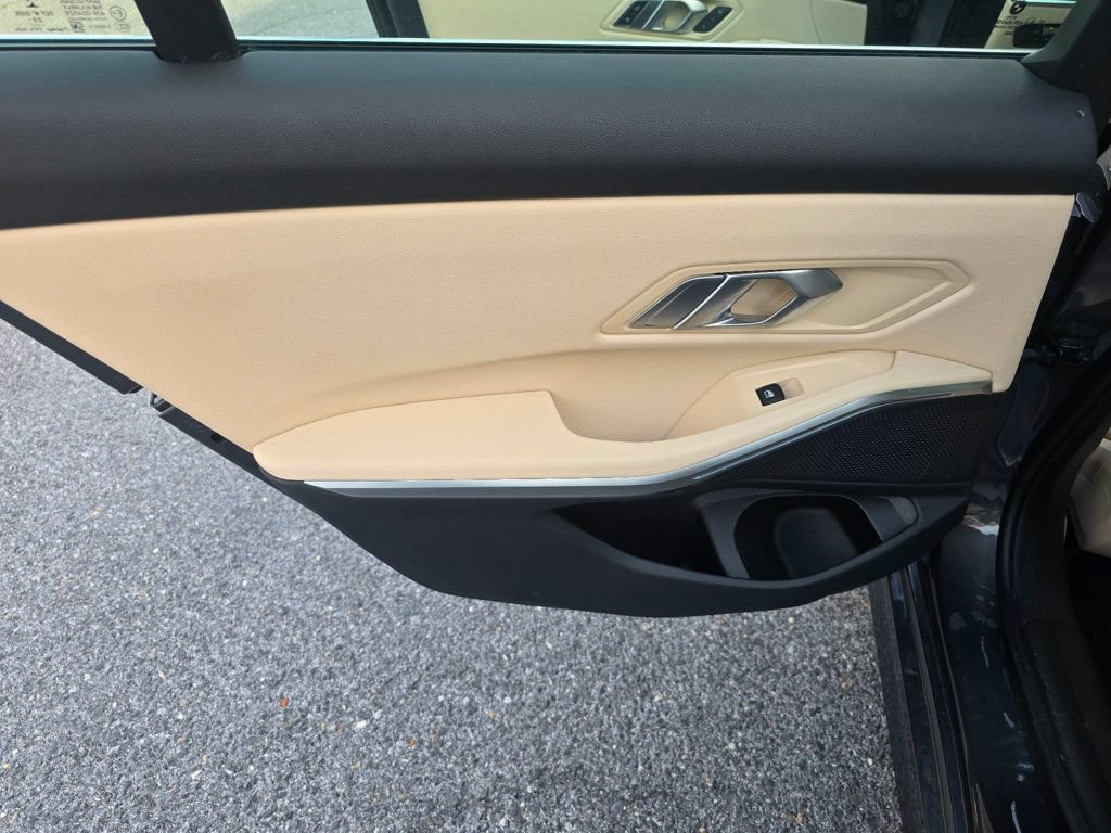 Used 2021 BMW 330i Sedan w/ Convenience Package RWD image 12