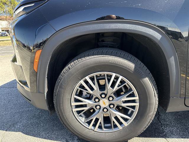 Used 2025 Chevrolet Traverse LT w/ Driver Confidence Package image 19