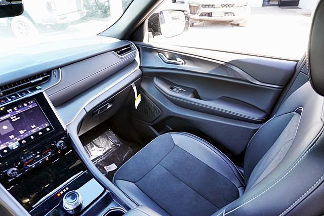 New 2025 Jeep Grand Cherokee L Altitude X image 27