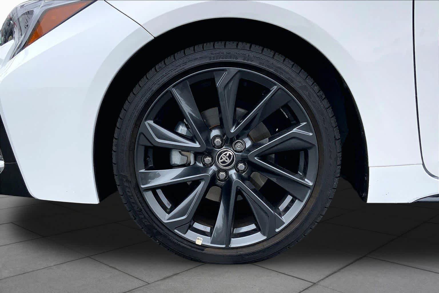 Certified 2025 Toyota Corolla SE w/ SE Premium Package FWD image 10