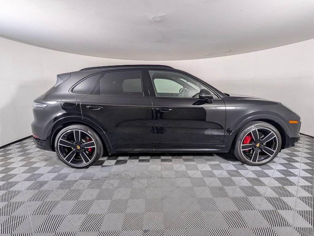 Used 2023 Porsche Cayenne GTS AWD/4WD image 8