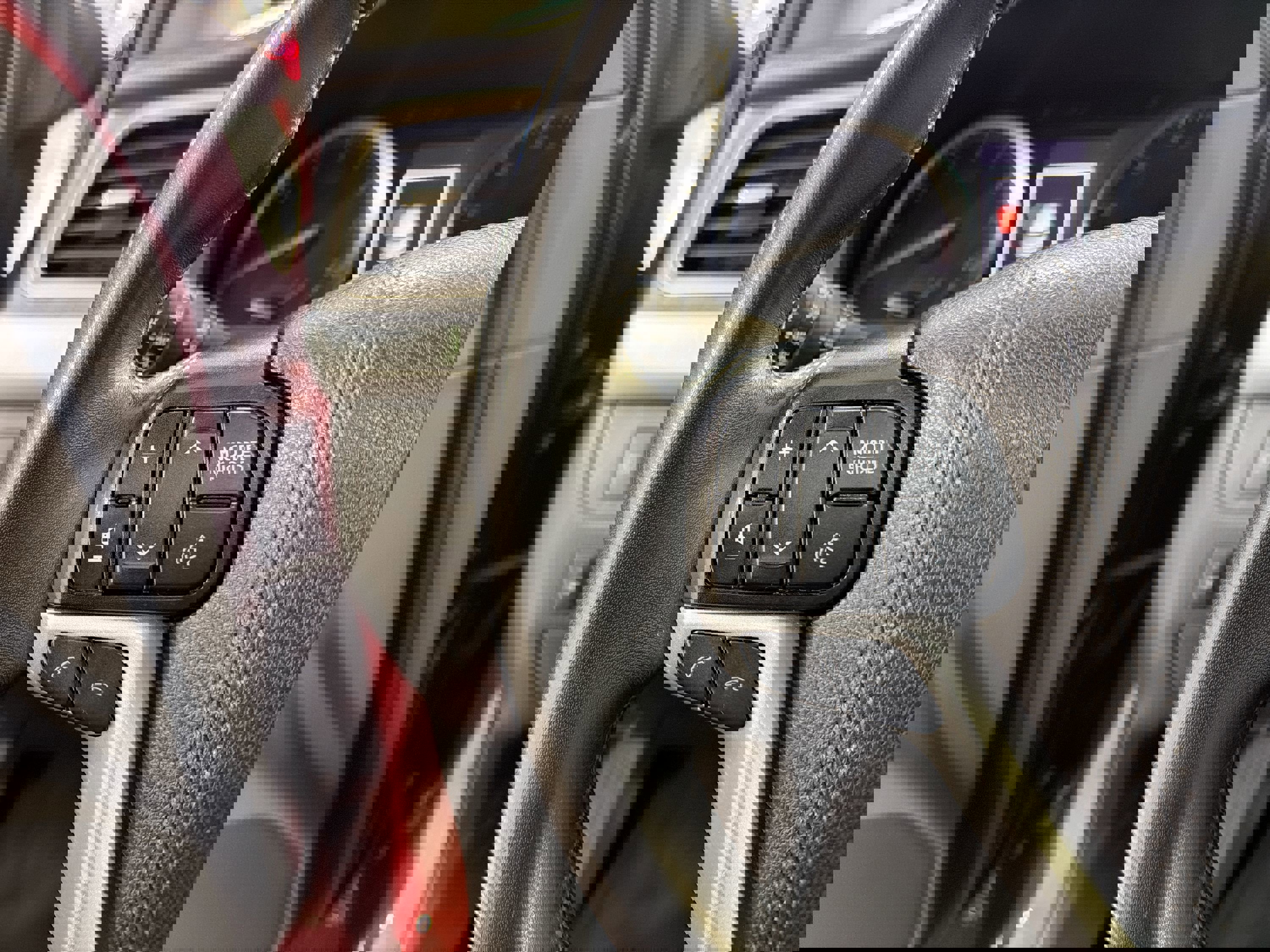 Used 2019 Toyota Highlander SE image 14