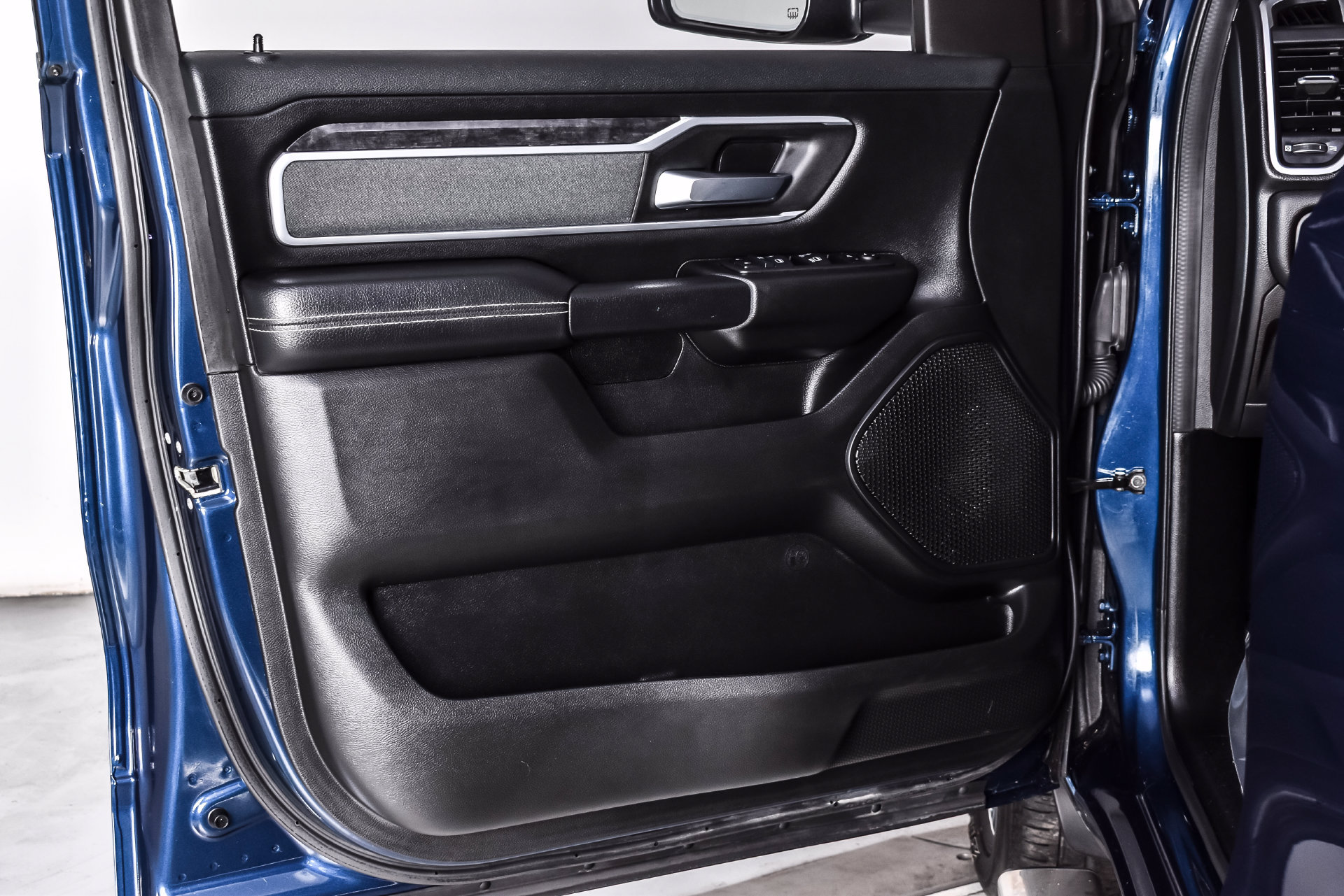 Used 2023 RAM 1500 Big Horn AWD/4WD image 12