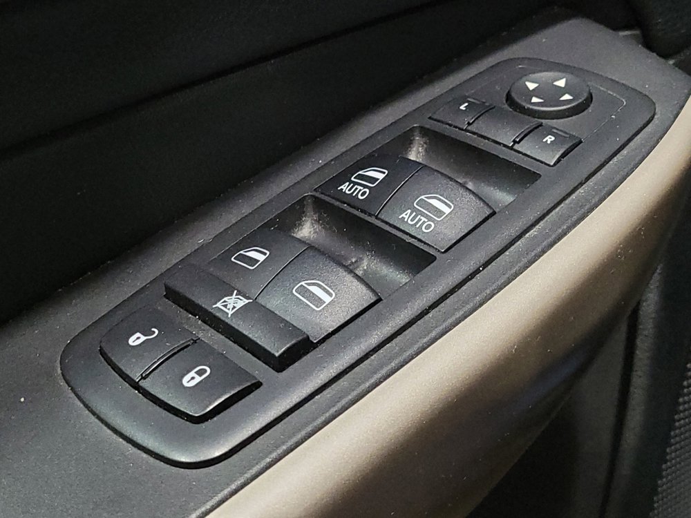 Used 2018 Jeep Cherokee Limited w/ Trailer Tow Group image 27