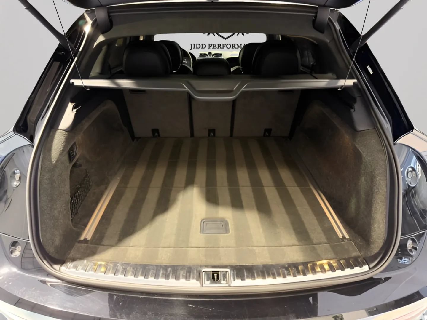 Used 2023 Bentley Bentayga AWD/4WD image 21