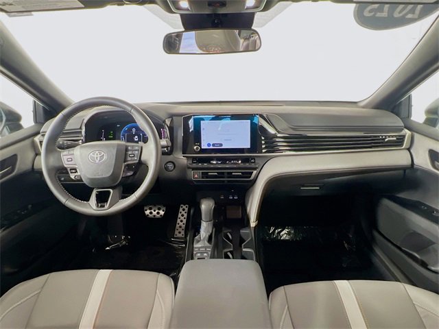 Used 2025 Toyota Camry SE image 27