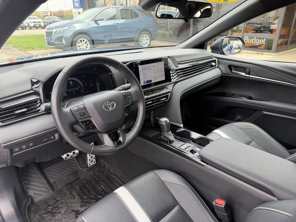 Used 2025 Toyota Camry SE AWD/4WD image 13