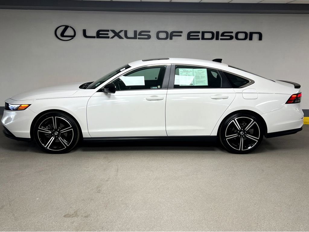 Used 2024 Honda Accord Sport image 4