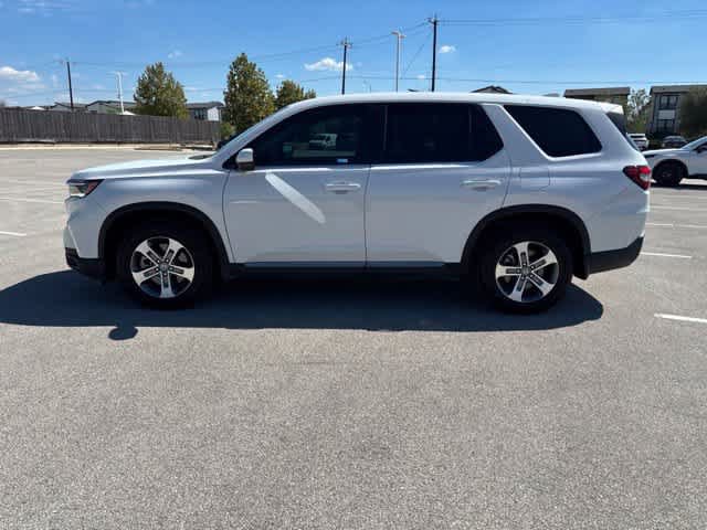 Used 2025 Honda Pilot EX-L image 2