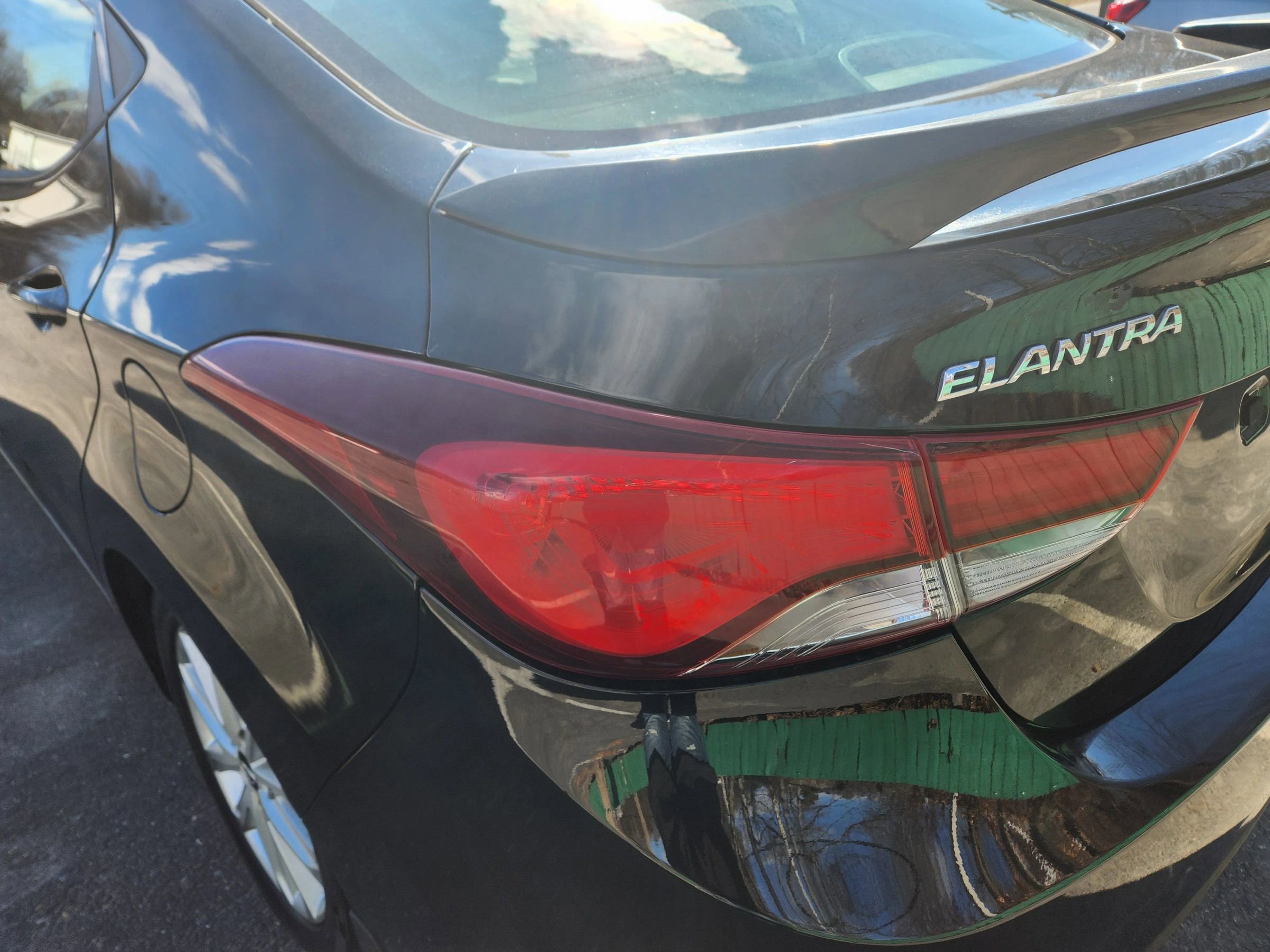 Used 2015 Hyundai Elantra SE w/ Option Group 02 FWD image 11