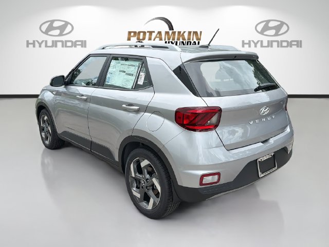 New 2026 Hyundai Venue SEL FWD image 7