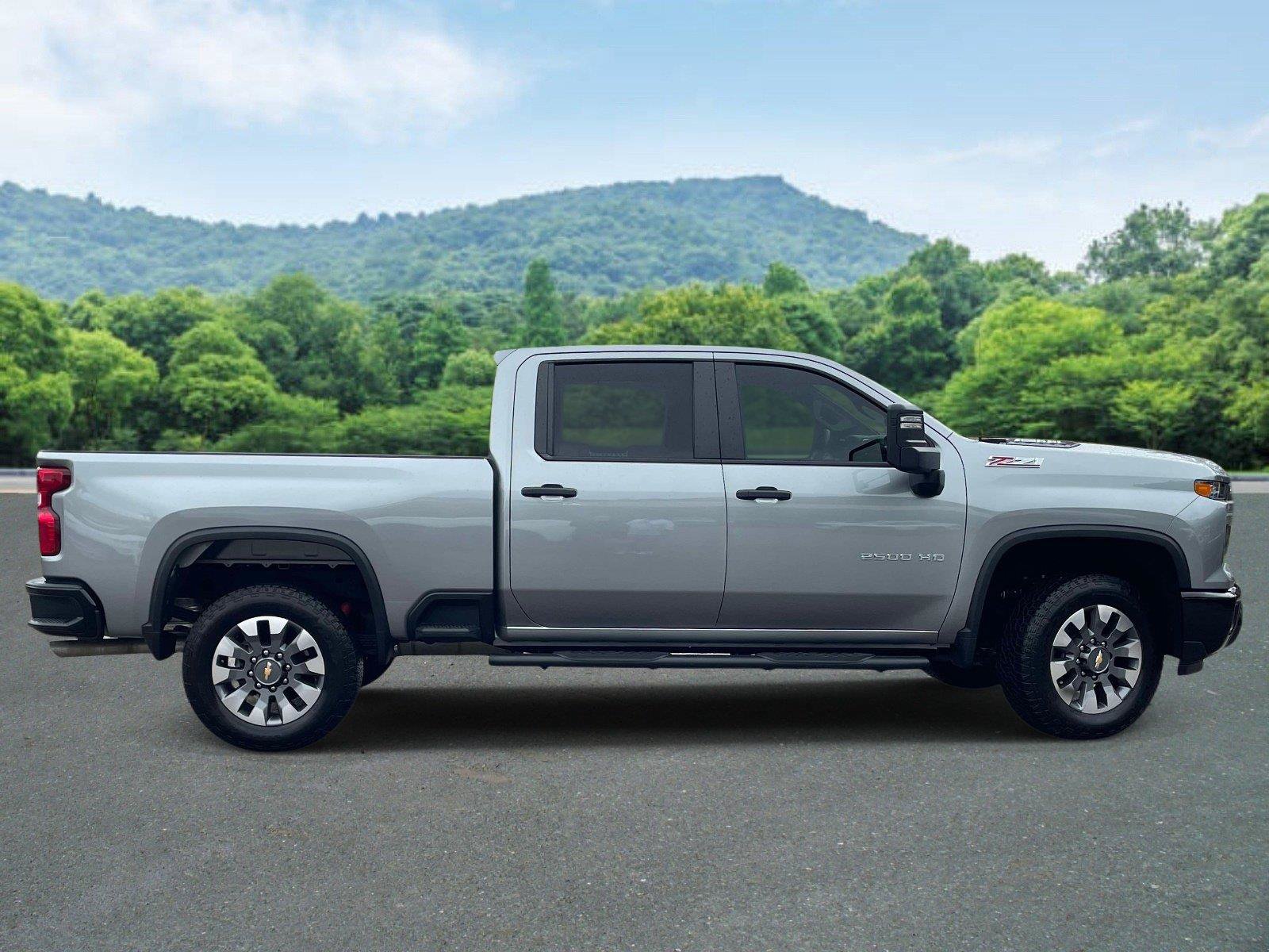 Used 2025 Chevrolet Silverado 2500 Custom w/ Custom Value Package AWD/4WD image 2