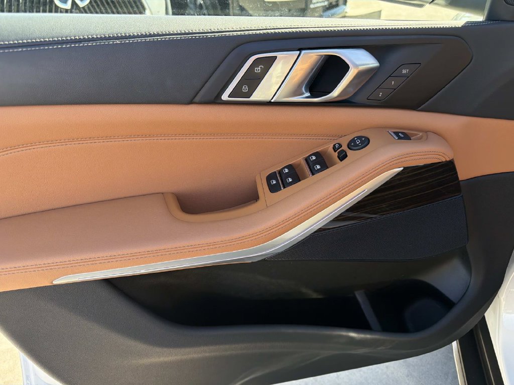 Used 2024 BMW X5 sDrive40i w/ Parking Assistance Package RWD image 16