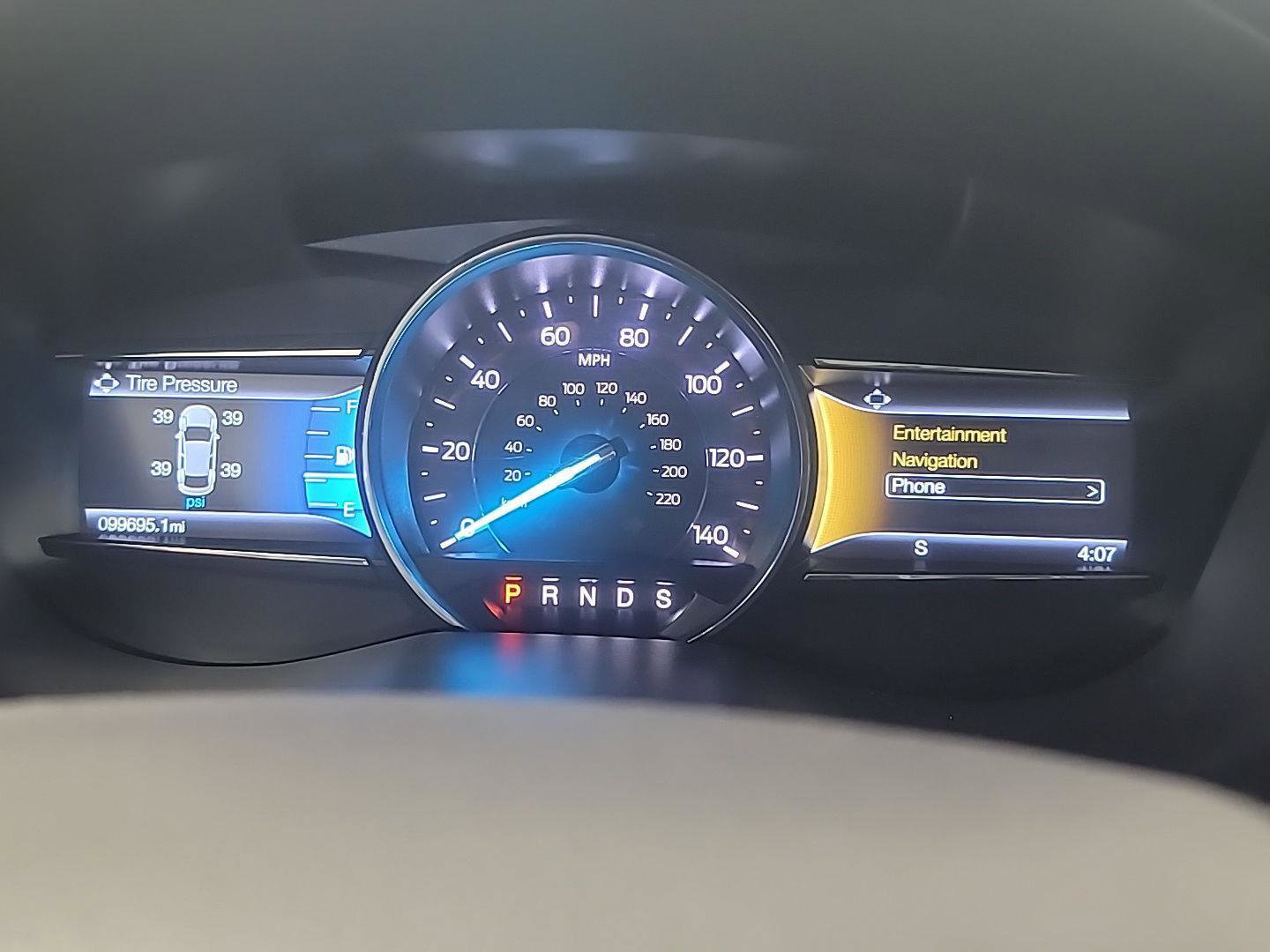 Used 2018 Ford Explorer XLT w/ Equipment Group 202A AWD/4WD image 26