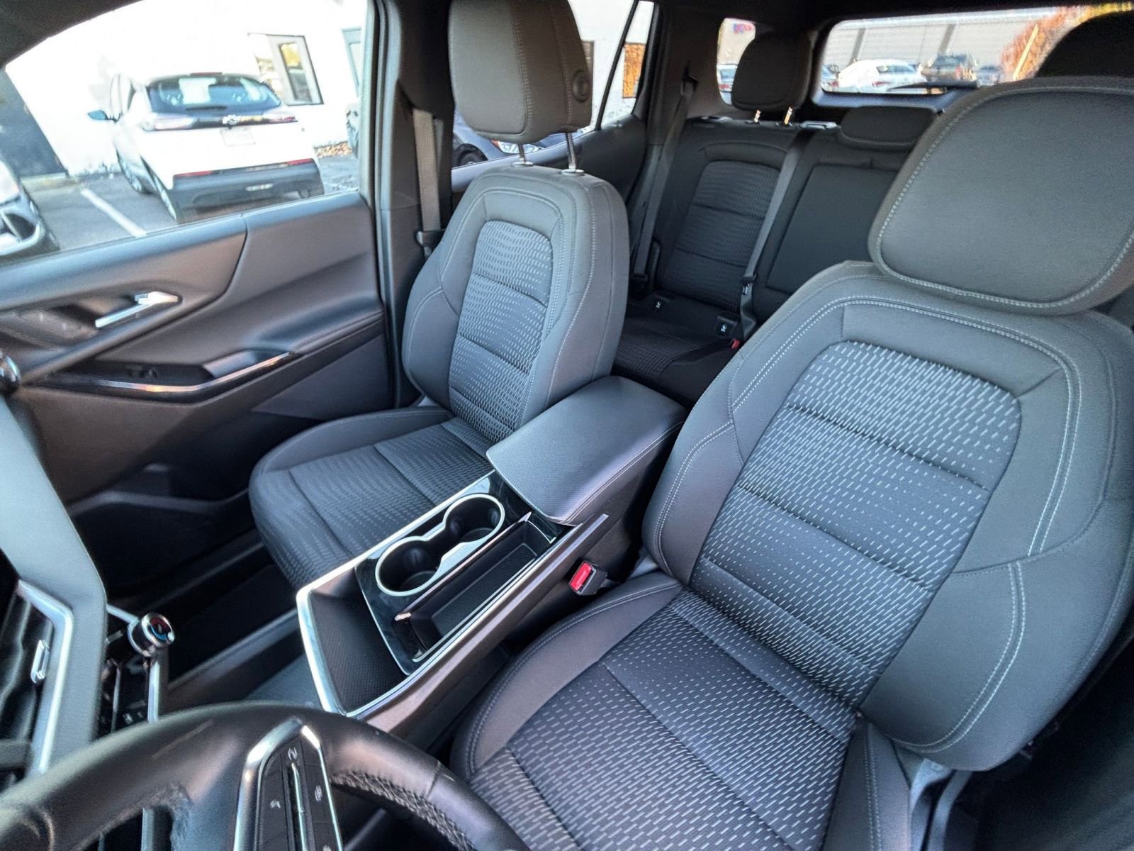 Used 2025 Chevrolet Equinox LT image 35