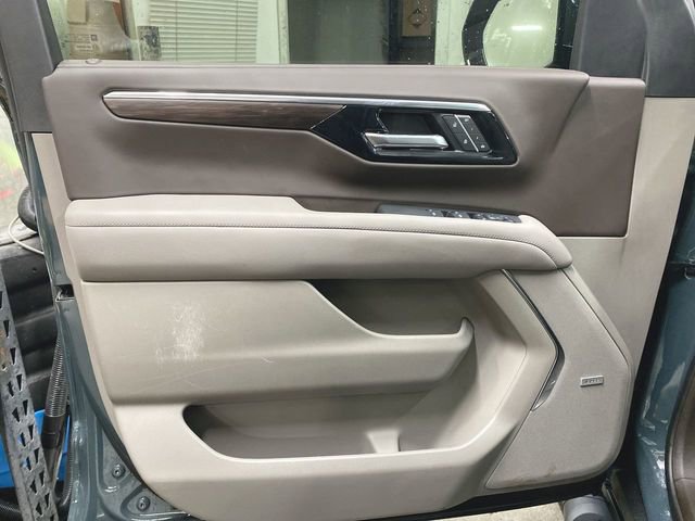 Used 2025 Chevrolet Tahoe Z71 w/ Comfort Package AWD/4WD image 22