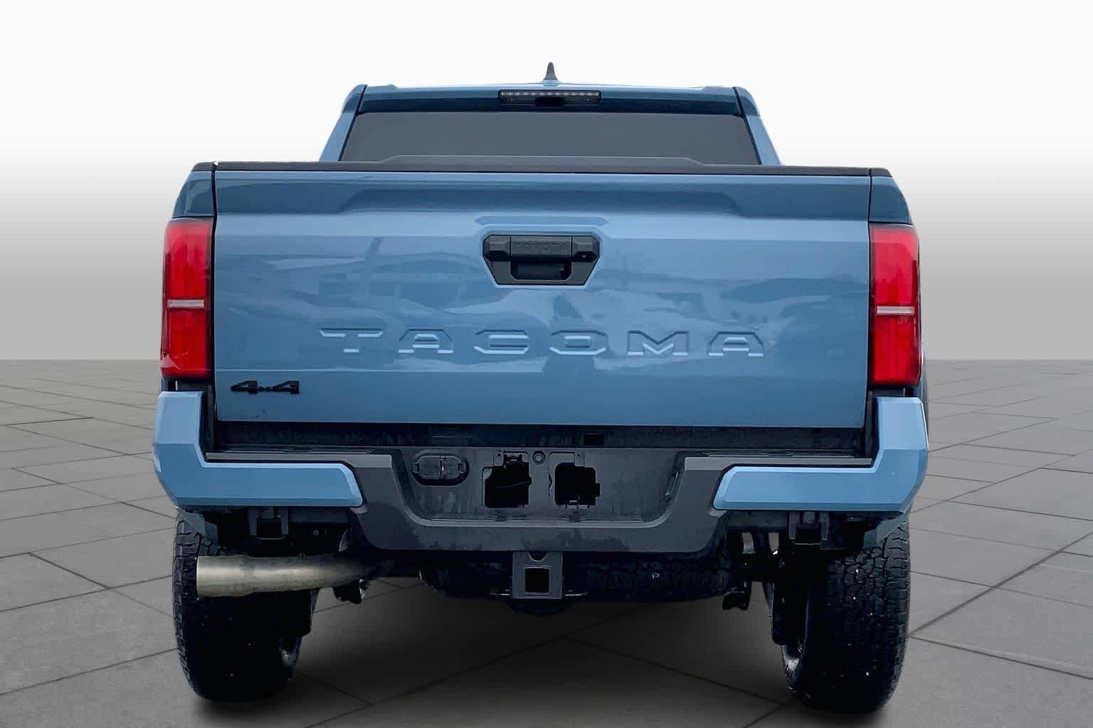Used 2026 Toyota Tacoma TRD Off-Road AWD/4WD image 4
