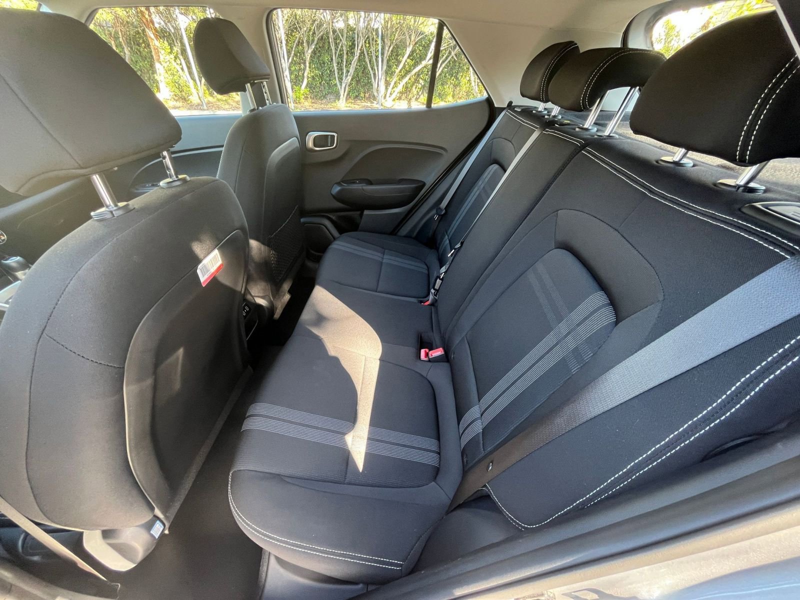 Used 2025 Hyundai Venue SEL image 23