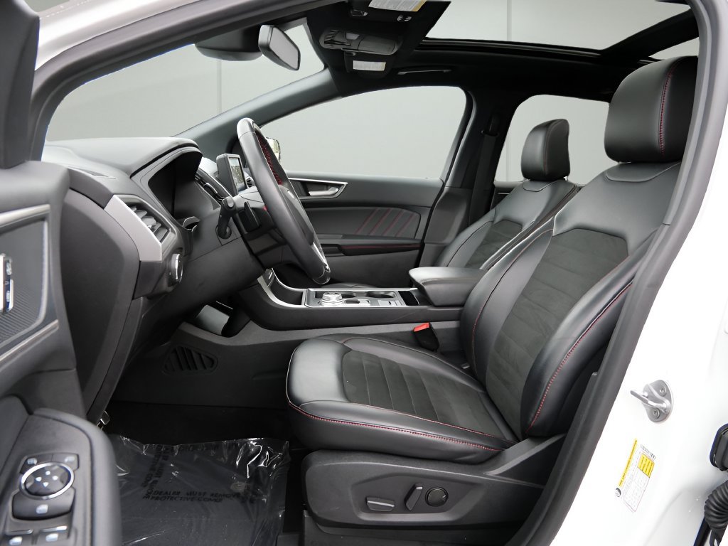 Used 2024 Ford Edge ST-Line w/ Class II Trailer Tow Package AWD/4WD image 10