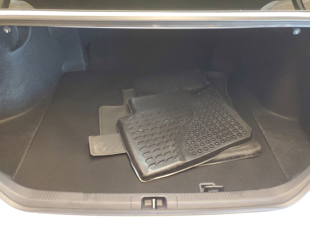 Used 2023 Toyota Camry SE image 8