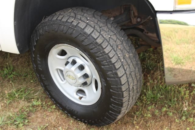 Used 2007 Chevrolet Silverado 2500 W/T AWD/4WD image 7