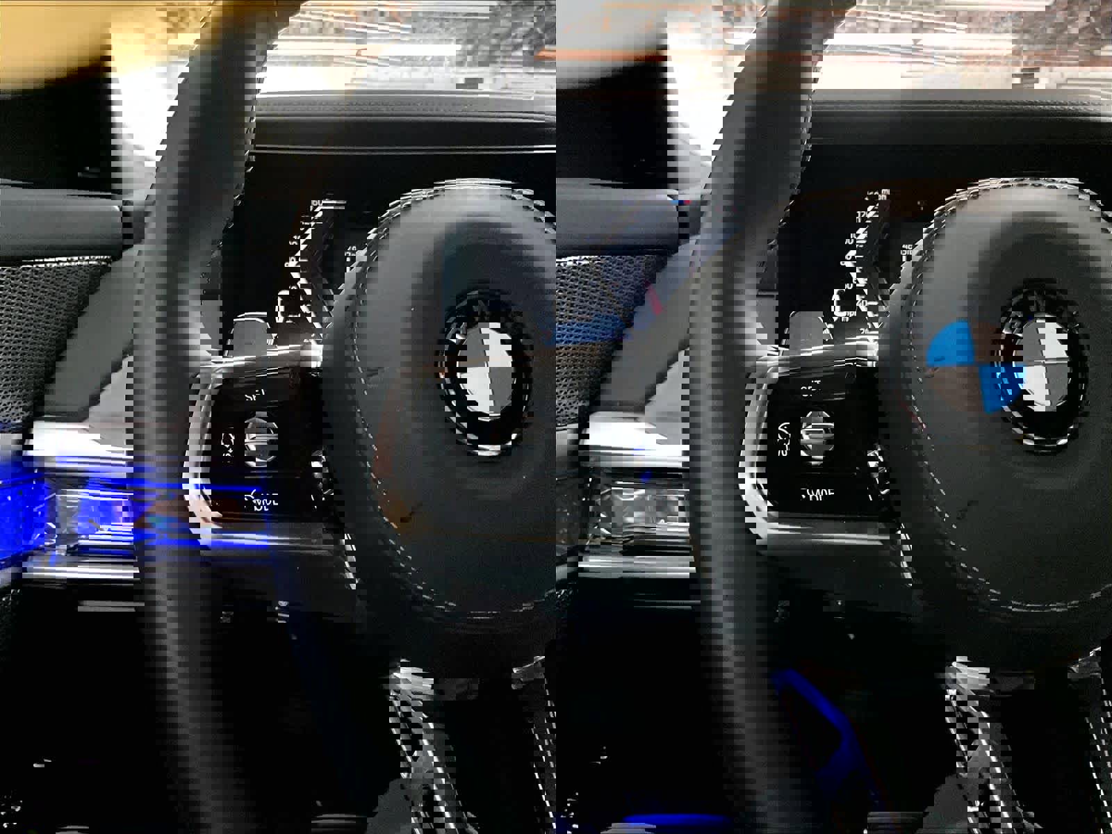 Certified 2025 BMW 760i xDrive image 19