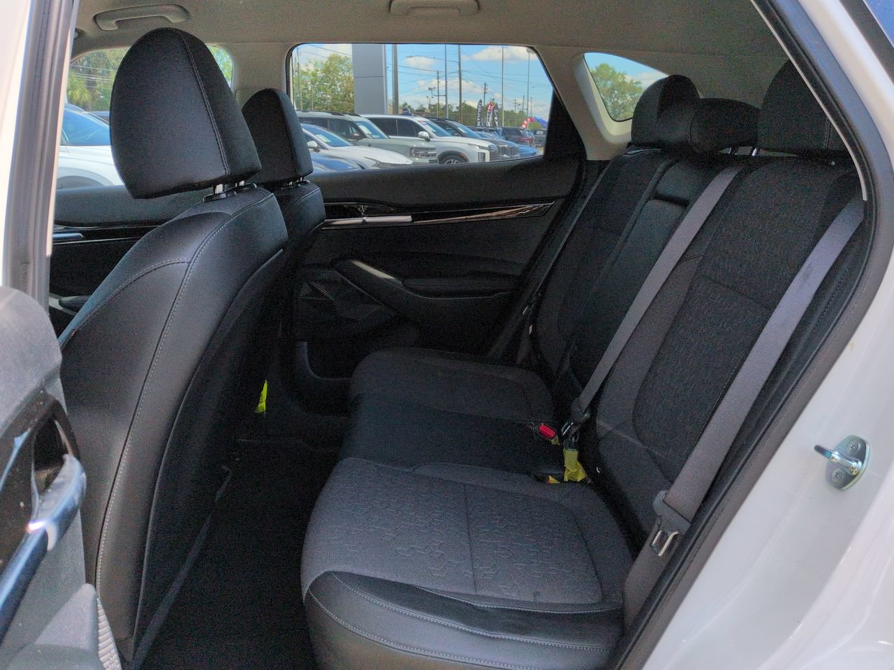 Used 2025 Kia Seltos S FWD image 14