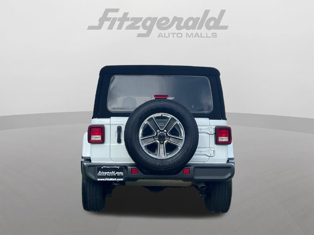 Used 2023 Jeep Wrangler Unlimited Sahara AWD/4WD image 7