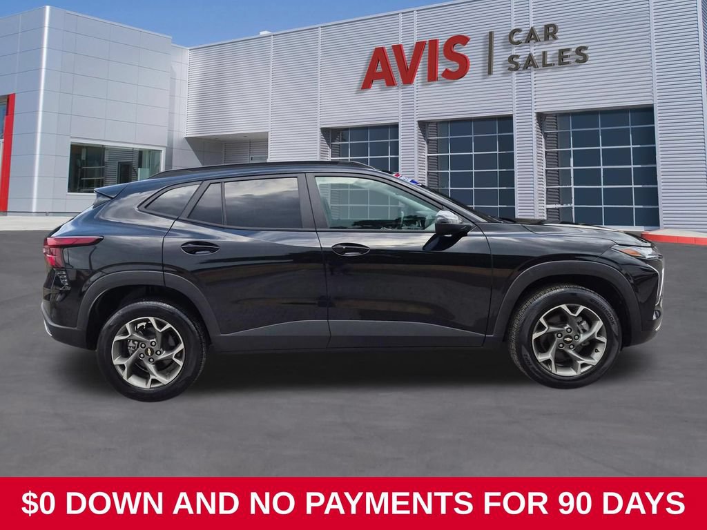Used 2025 Chevrolet Trax LT w/ LT Convenience Package FWD image 5