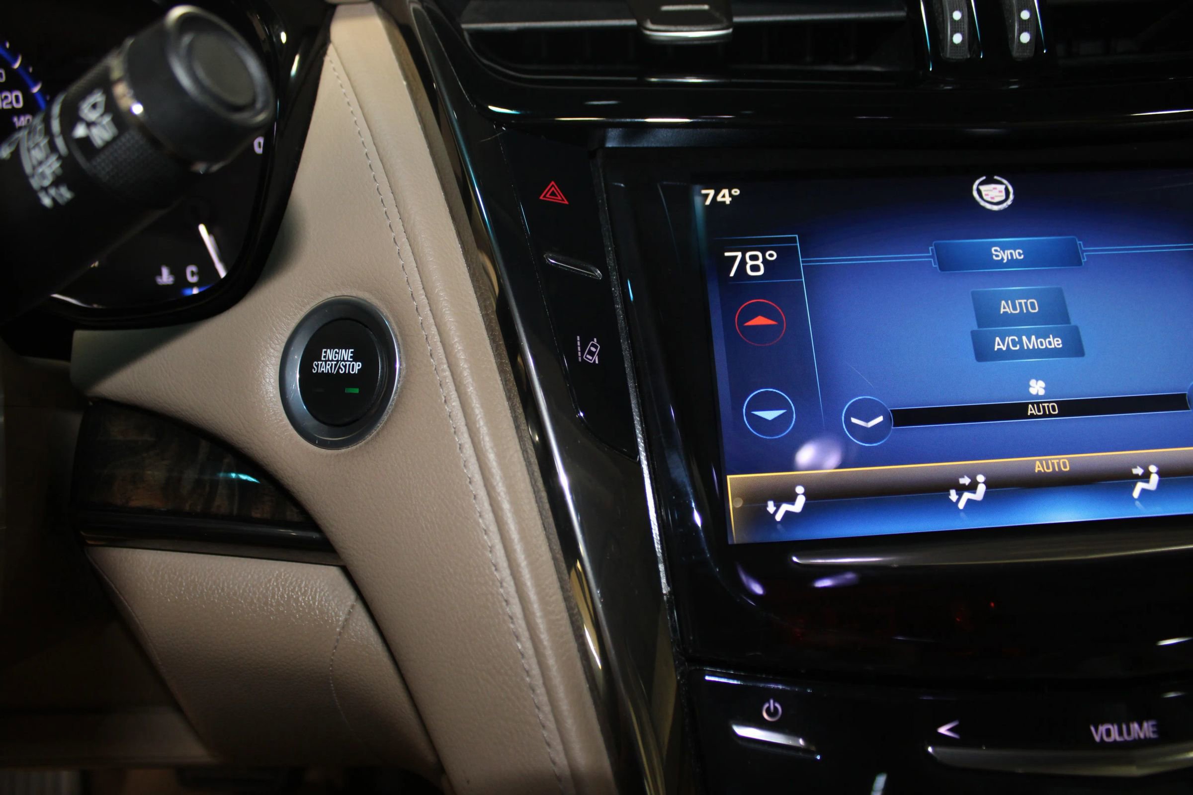 Used 2014 Cadillac CTS Luxury RWD image 17