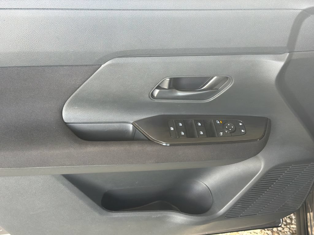 Used 2025 Nissan Kicks S FWD image 3