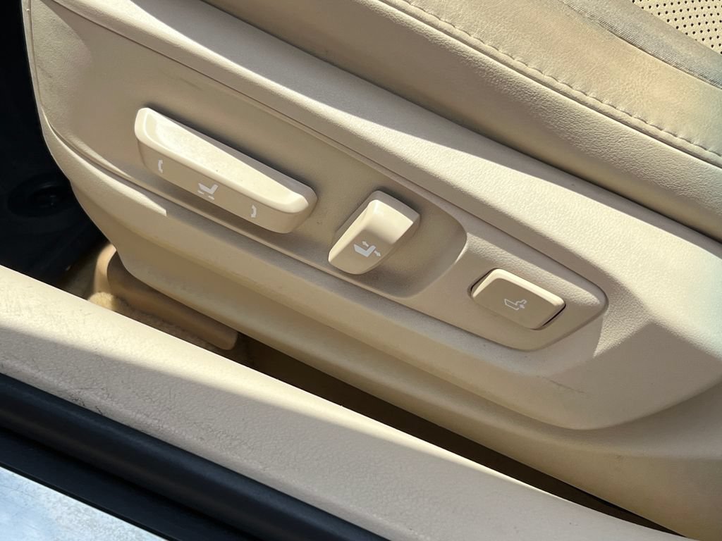 Used 2014 Lexus ES 350 w/ Premium Package FWD image 7