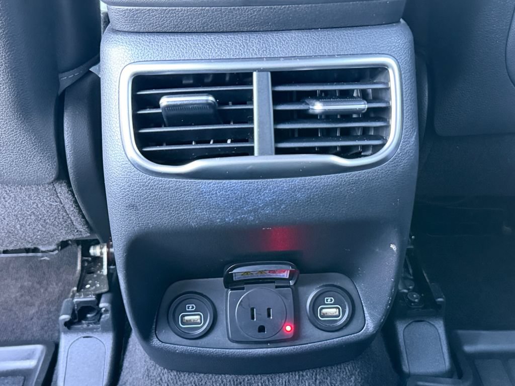 Used 2023 Hyundai Santa Fe Limited AWD/4WD image 19